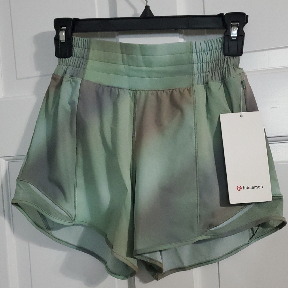 NWT Lululemon Hotty Hot 4in Women's Shorts Sz 2 Chroma Drift Green/Palm Court